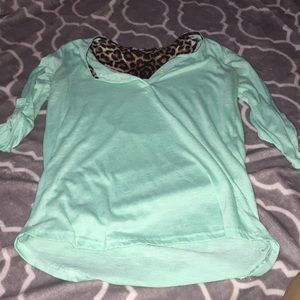 Mid sleeve shirt